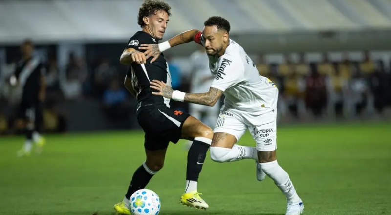 Brasileirão: Santos enfrenta Corinthians com Neymar destaque no jogo