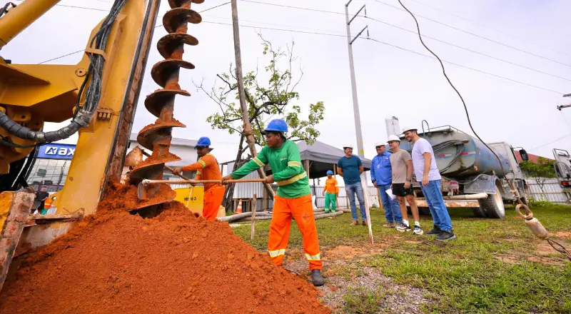 Prefeito David Almeida fiscaliza melhorias no trânsito de Manaus