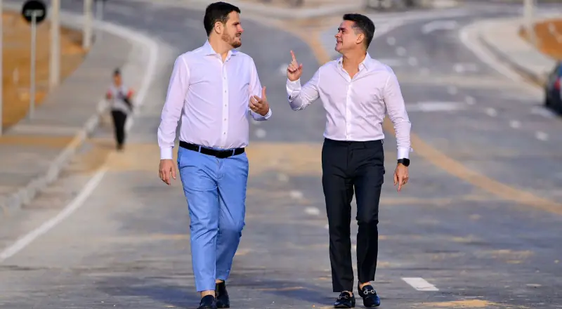 Prefeito David Almeida entrega nova via na zona Norte para melhoria do tráfego