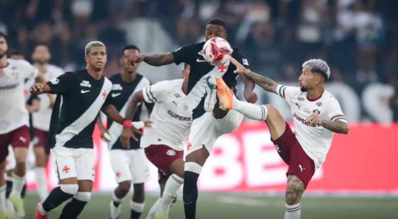 Vasco e Fluminense duelam no Maracanã por vaga na final do Carioca