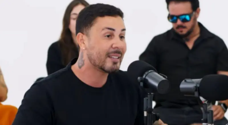 Carlinhos Maia reage a pedido de pronome neutro em programa emocionante