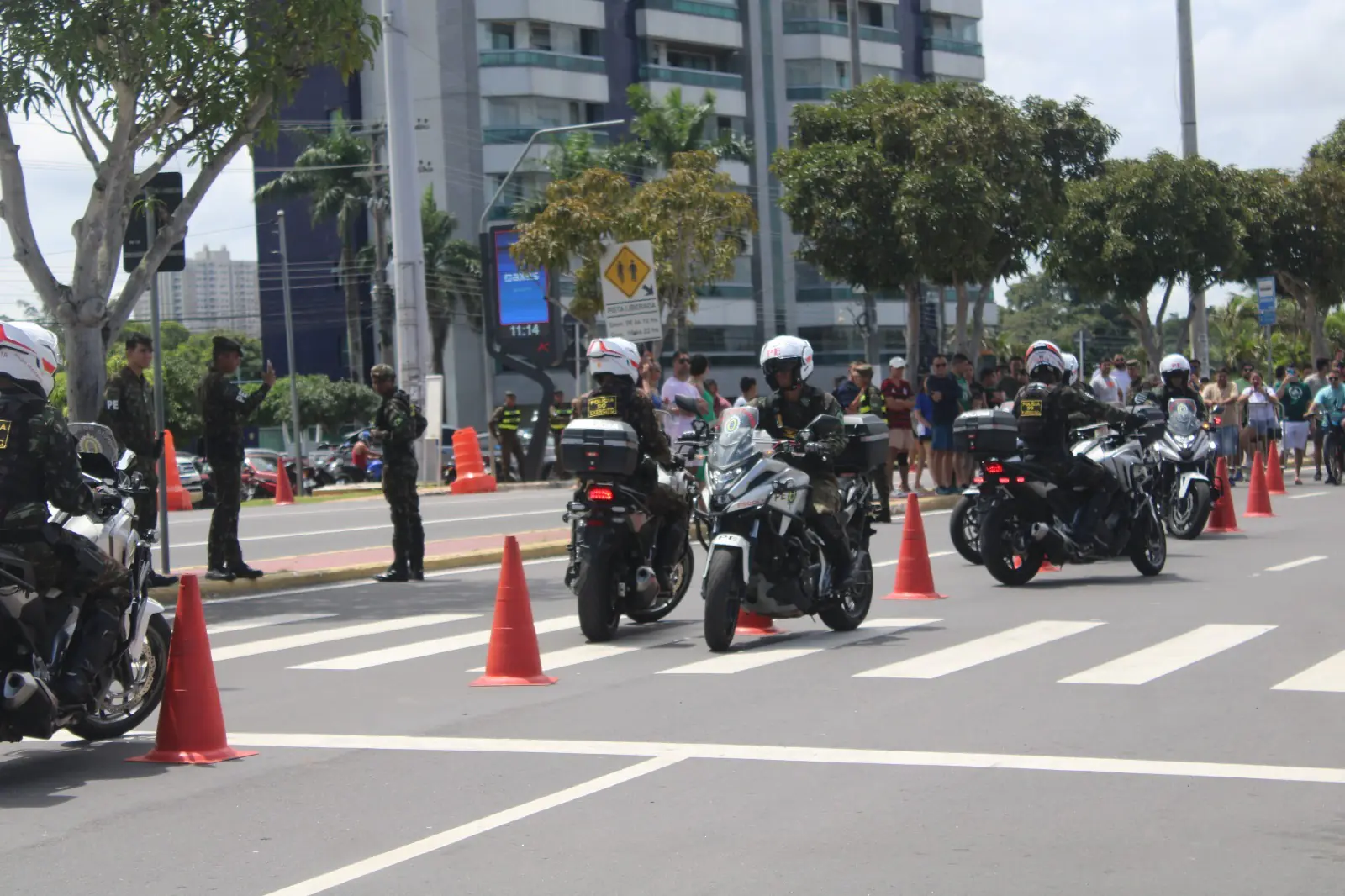 Comando Militar da Amazônia promove Ação Cidadania Verde-Oliva na Orla da Ponta Negra