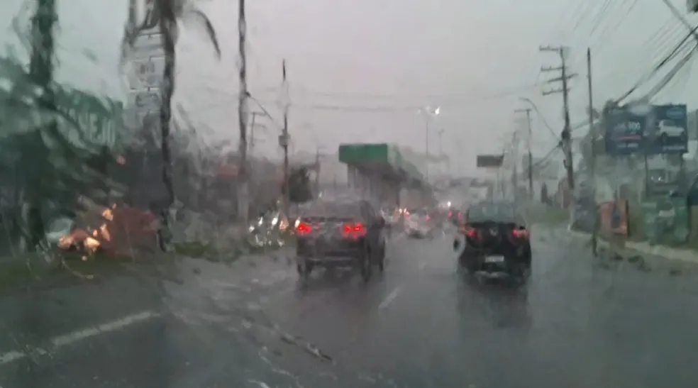 Chuva atinge Manaus e causa transtornos; veja como se proteger