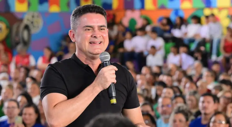Com força na capital e avanço no interior, David Almeida se destaca na pesquisa IPEN
