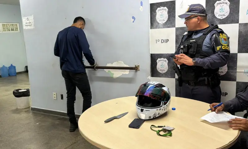Assaltante é preso tentando desbloquear iPhone roubado em Manaus