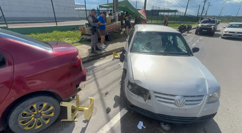 Grave acidente deixa cinco pessoas feridas na Avenida do Turismo