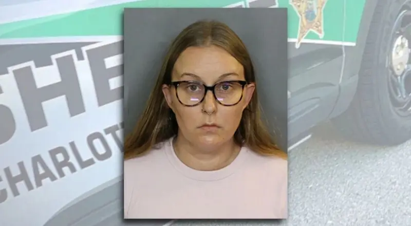 Professora da Flórida é presa após confessar crimes sexuais