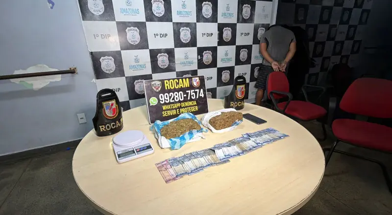 Homem é preso com mochila recheada de maconha em Manaus
