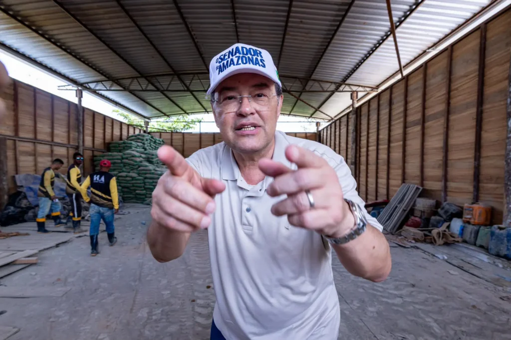 Eduardo Braga lidera pesquisa ao Senado no Amazonas com 20,8% apoio