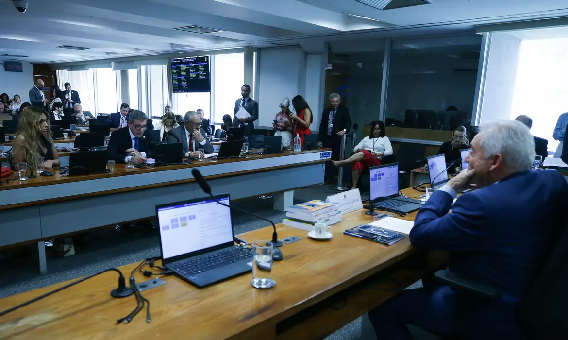 Semana decisiva: fim da escala 6×1 e avanços no Senado