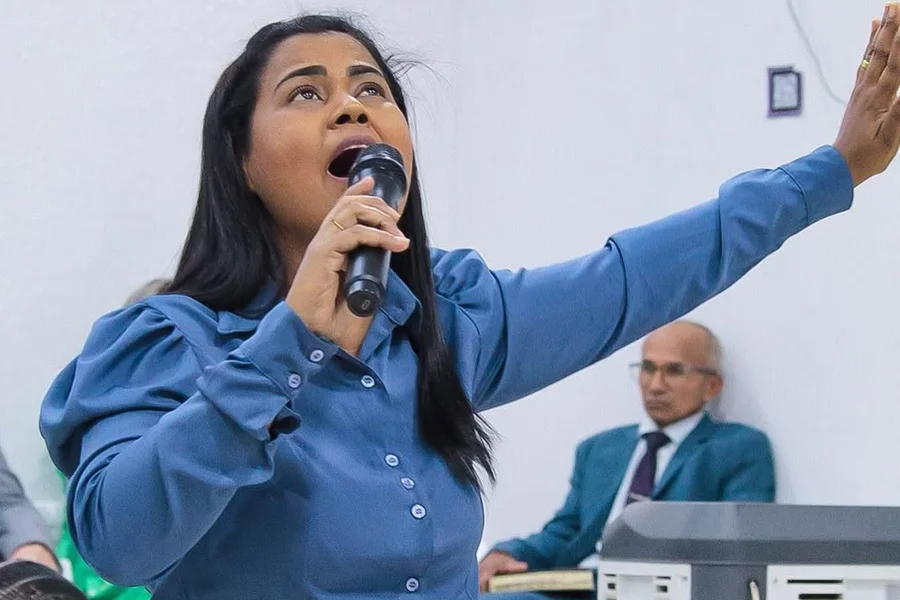 Ana Clézia, cantora gospel: legado e impacto na música cristã