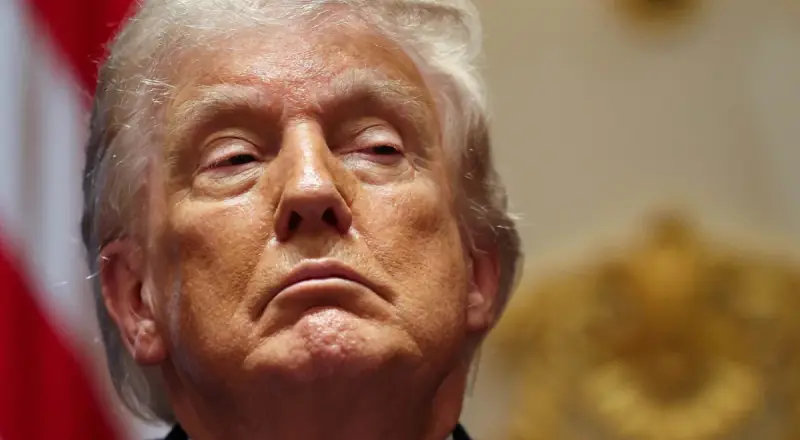 Trump divulga imagens de armas e denuncia cartéis como ameaças