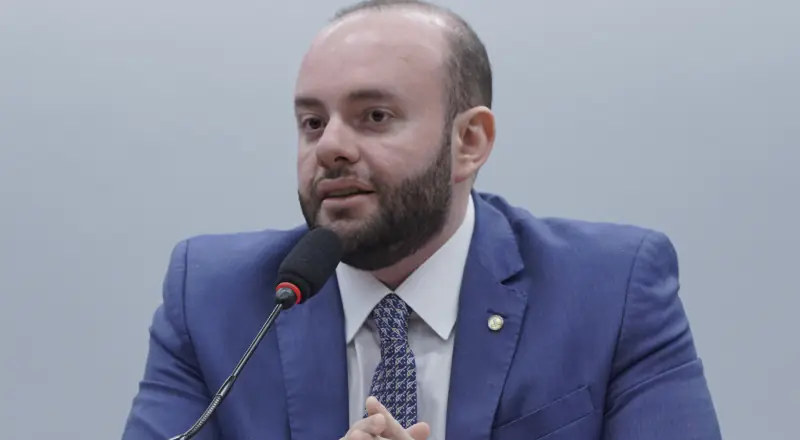 Fausto Jr. é coautor de PEC que reduz IPVA para motoristas