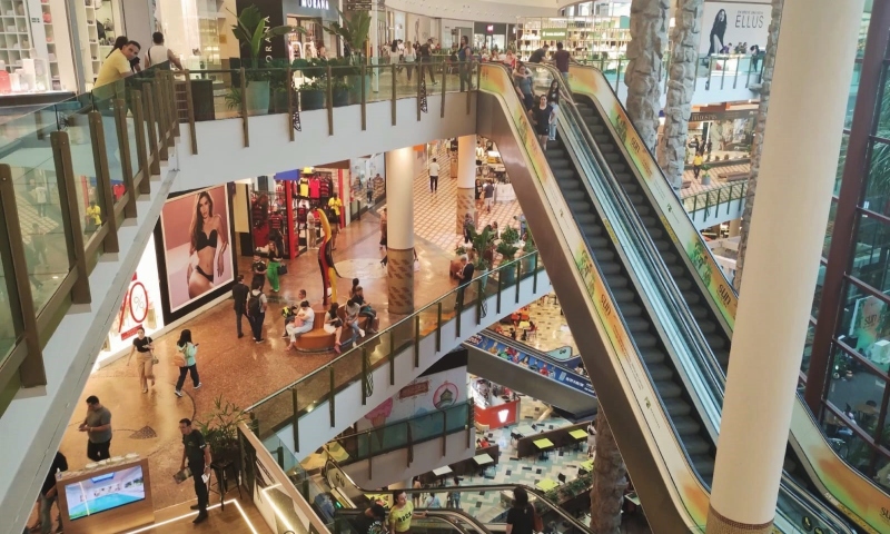 Shoppings de Manaus terão horários especiais para compras na eleição