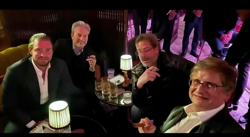 Festa de luxo com autoridades e show internacional: vídeo revelador