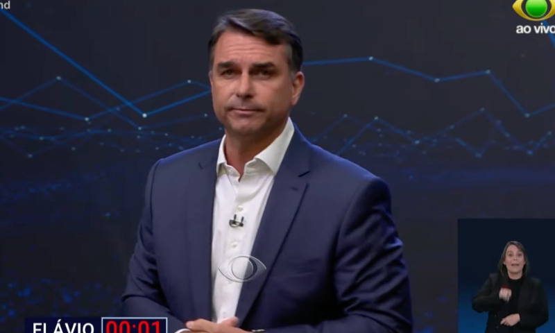 “Não vai ter ninguém passando a mão na cabeça de bandido” - Flávio Bolsonaro e o combate ao narcoterrorismo