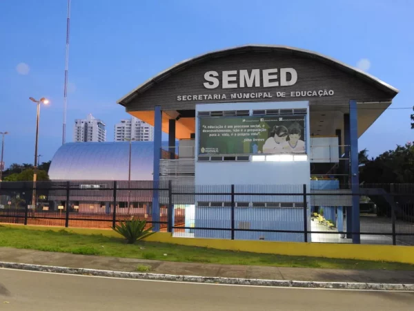 Semed mantém aulas presenciais suspensas devido à má qualidade do ar